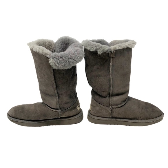 UGG Girls Bailey Button Triplet Gray Boots Size 2 - Picture 4 of 11